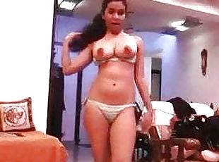 Sexy indian wife gives clear talk on cam