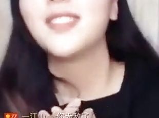 Chinese girl talking about sex experience on cam