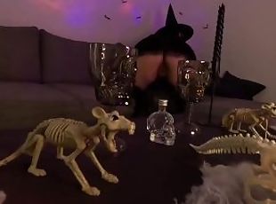 Big booty bad witch twerks and farts like crazy (full video on my official site)