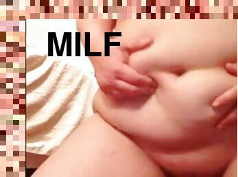 Sexy bbw milf is playing with a bottle