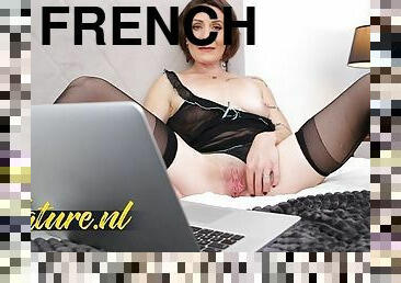 gros-nichons, clito, énorme, masturbation, chatte-pussy, femme, mature, milf, maman, française