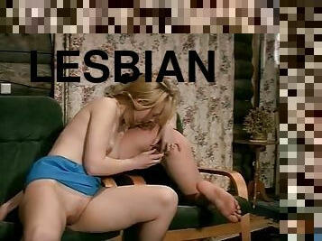 Two teens reveal their lesbian side and get dirty