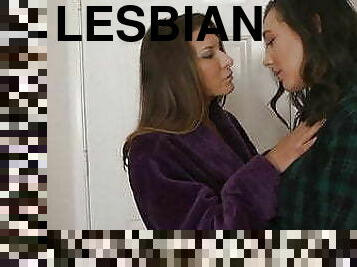 великі-цицьки, страпон, мила, лесбіянка-lesbian, краля, порнозірка, поцілунки, американка, цицьки, брюнетка