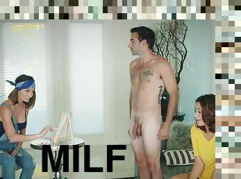 gros-nichons, vieux, orgie, fellation, ejaculation-sur-le-corps, milf, ados, maman, trio, 18ans