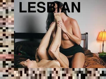Sara Luvv and Kobe Lee playing lesbian games in bed