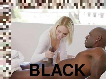 gros-nichons, levrette, fellation, énorme-bite, interracial, pornstar, black, sur-le-visage, blonde, chevauchement