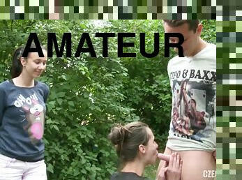 public, échangistes-et-libertins, amateur, ejaculation-sur-le-corps, pornstar, sexe-de-groupe, point-de-vue, parc