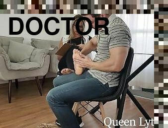 Queen Lytta Blond - Sexy Doctor Enjoy foot worship by freak patient