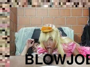 Princess Peach from Mario Bros learns to give her first blowjob
