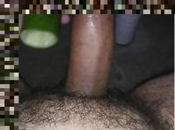 PEPINO COGIDO POR MI ENORME VERGA ???? / CUCUMBER FUCKED BY MY HUGE DICK