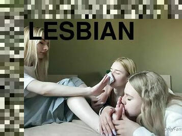 Lesbian feet