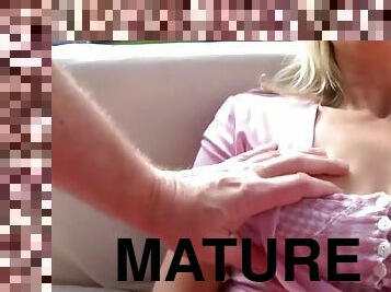 Squirting mature gets anal pleasure
