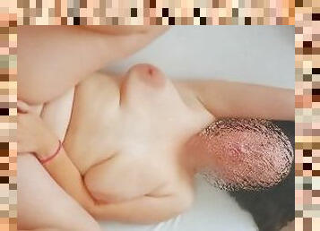 gros-nichons, échangistes-et-libertins, amateur, milf, maison, ejaculation-interne, couple, point-de-vue, seins, caché