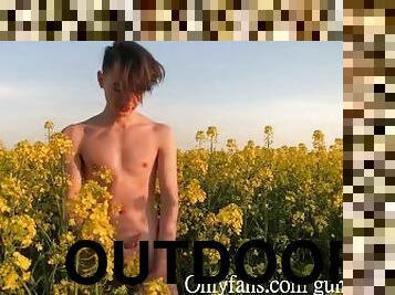 Teen boy jerks off outdoor (cumshot)