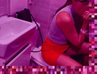 Public Love Making in the Toilet of a Nightclub Hot Video