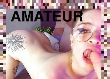 Aroused slut inserts big dildo in her bush for naughty cam seduction