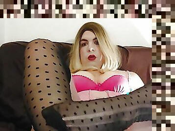 Sissy Juvia Jolie tease you with her sexy feet and stockings