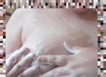 cul, gros-nichons, amateur, mature, massage, belle-femme-ronde, gros-seins, fétiche, solo, humide