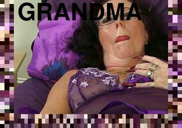 English grandma savana and zadie love good dildo to fuck
