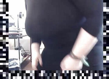 Wet big babe cumming on webcam