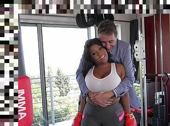 Big ass black XXX bombshell Ms Yummy gets her pink banged deep at the gym GP301 - PornWorld