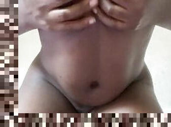 Babygirl loves to play wit her body