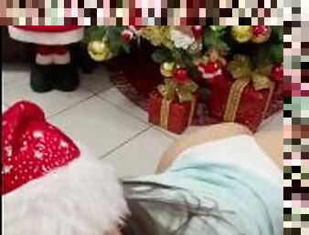 NAVIDAD: fantasía anal de navidad con mi hermanastra , ayudándola a decorar la casa