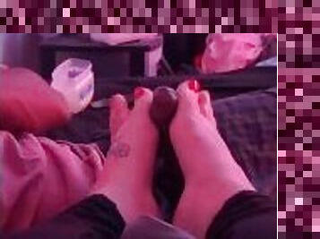 amateur, babes, énorme-bite, interracial, pieds, assez, fétiche, branlette-avec-les-pieds, tatouage, bite