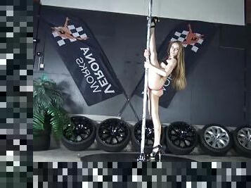 Verona vd Leur - VeronaGymnast PoleDance chatsession SecretFriends