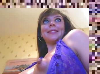 Long Puffy Nipples Cam Show 04