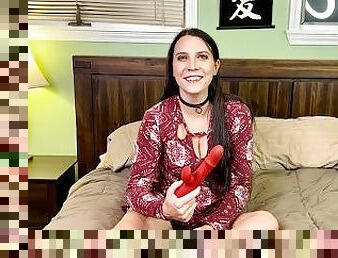 Juno reviews new Candyhub sex toy. Does it make the cut?