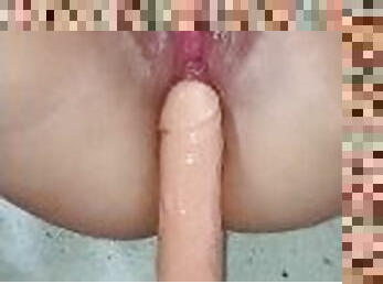 hermosa chica se masturbacion y logra un rico squirt