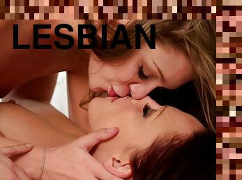 Two hotties lesbians are banging in 69 pose