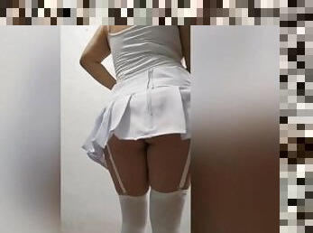 desnudo de chica blanca latina, lencería sexy y masturbación con los dedos
