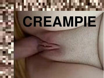 Filling my Girlfriend's hole with Creampie