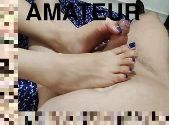 Footjob size 7 feet