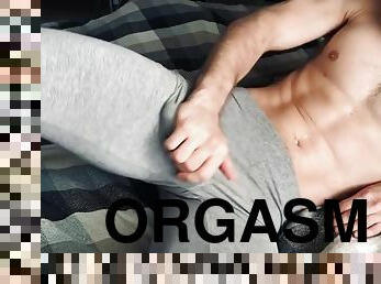 I masturbate and cum in GRAY LEGGINGS after workout! Male orgasm! Russian home video of a straight man!