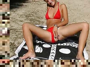 Blond Teen Naked At Beach 5 Min