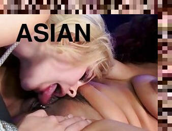 asiatisk, röv, bad, storatuttar, masturbation, orgasm, fitta-pussy, lesbisk, fingerknull, rödhårig