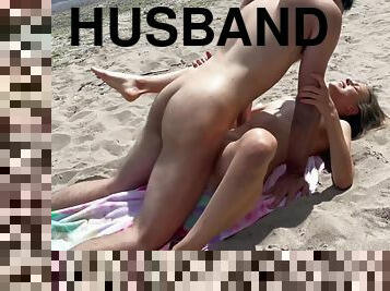 Husband Films Wife Fucking A Stranger And Receiving An Unprotected Creampie On A Public Beach