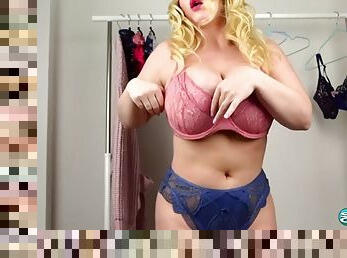 gros-nichons, blonde, lingerie, solo, soutien-gorge