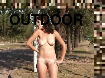 poilue, nudiste, en-plein-air, public, amateur, ados, allemand, solo, brunette