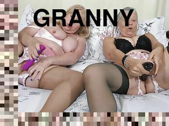 gros-nichons, granny, énorme-bite, lesbienne, jouet, branlette, double, bas, blonde, lingerie