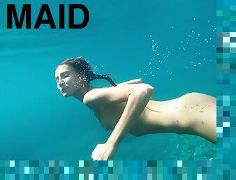 Naked Mermaid Let Me Swim With Her And I Filmed Her