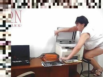 gros-nichons, bureau-office, chatte-pussy, secrétaire, amateur, seins, solo