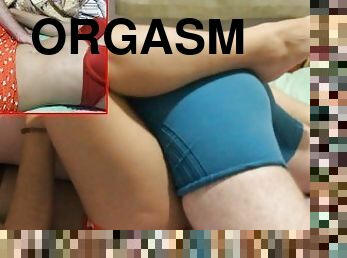 orgasme, røv-booty, trusser, sperm, kær, påklædt-sex, ben, undertøj-underwear