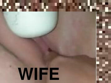 Fingering my pregnant wife while using wand!