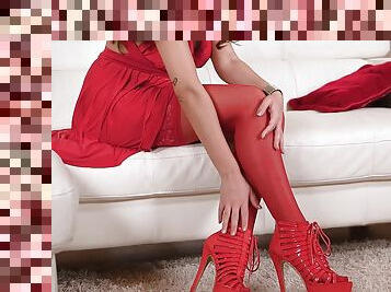 Foot Fetish Vixen Alyssia Kent dildos herself to a quivering Orgasm GP005 - PornWorld