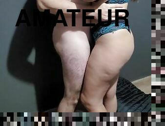 Latina girlfriend with big ass sitting ??????????????????????????????????????