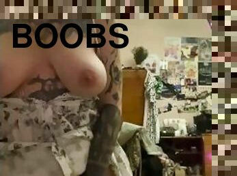 gros-nichons, masturbation, russe, amateur, seins, solo, tatouage